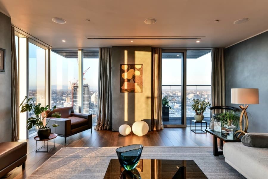 Cover Image for Maximizing Your Living Room: How to Make a Small Space Feel Larger